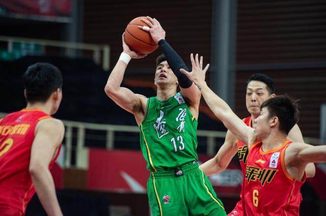 世界杯官网直播入口下载-【观察】MVP，这次终于轮到郭艾伦？